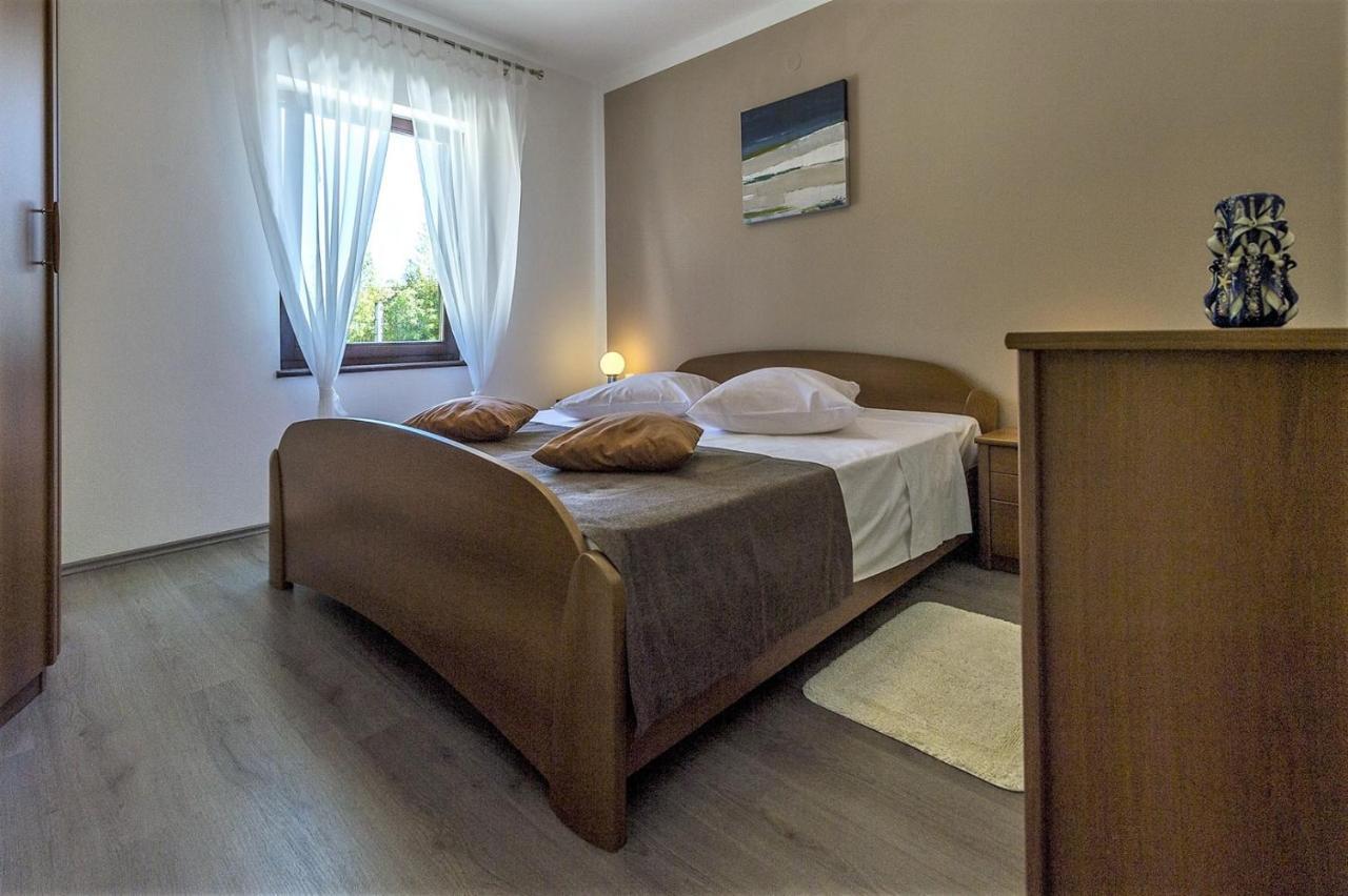 Spacious Three-Bedroom Villa Balun With Pool Porec Exterior photo